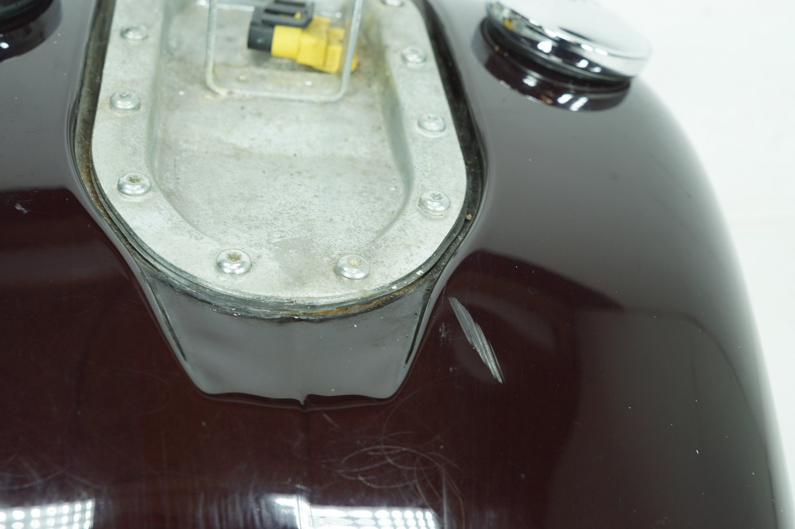2006 Harley Dyna Street Bob OEM Gas Gasoline Fuel Tank Reservoir & Pump DENTED