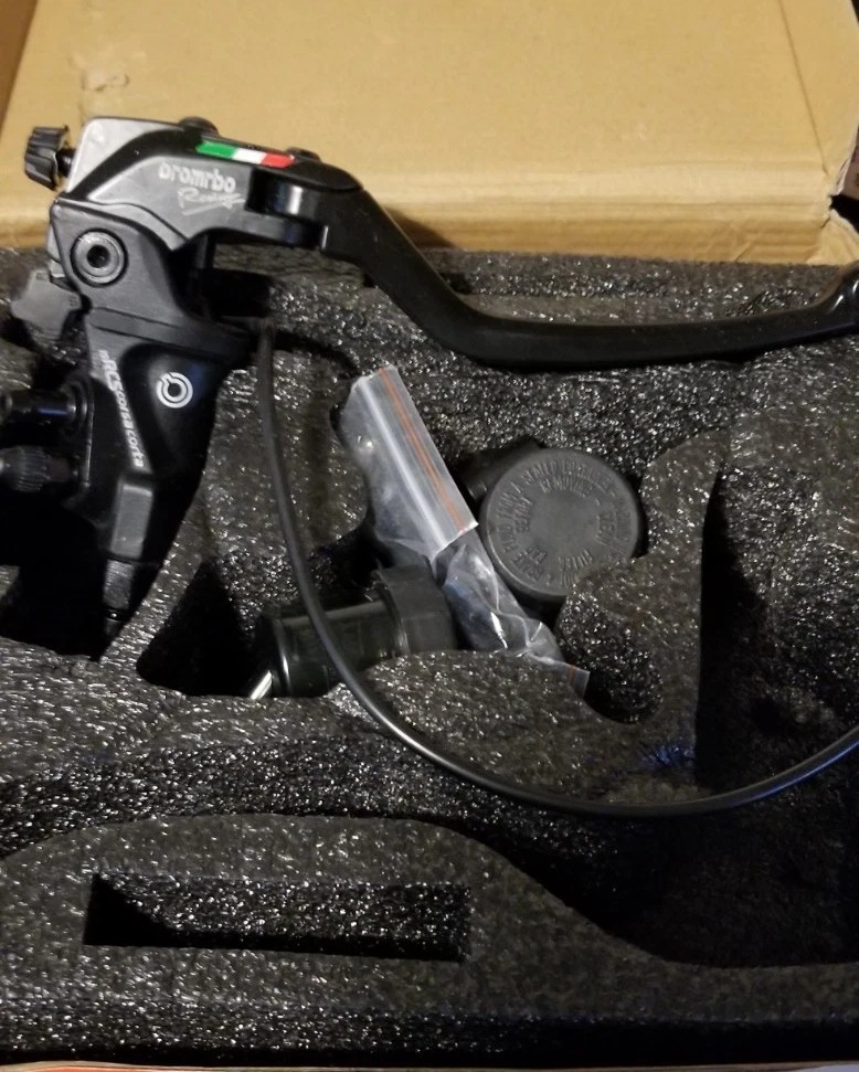 MOKILA Radial Master Cylinder RIGHT SIDE Stunt brake 18×20 RCS19 BLACK Brem