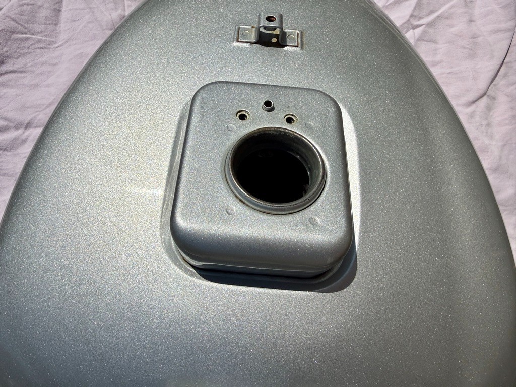 KAWASAKI BN125 PETROL FUEL TANK 2007 GALAXY SILVER