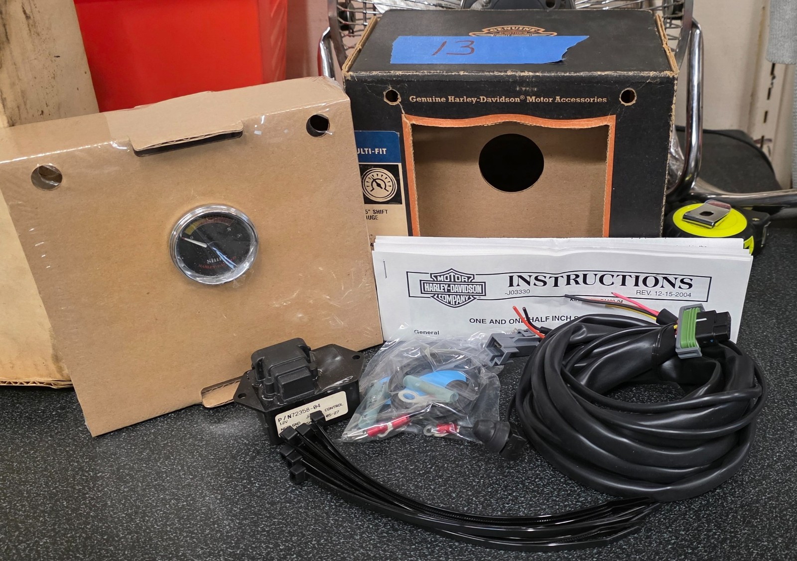 OEM Harley Davidson 1.5″ Analog Shift Gauge NOS Softail Dyna Sportster 74489-04
