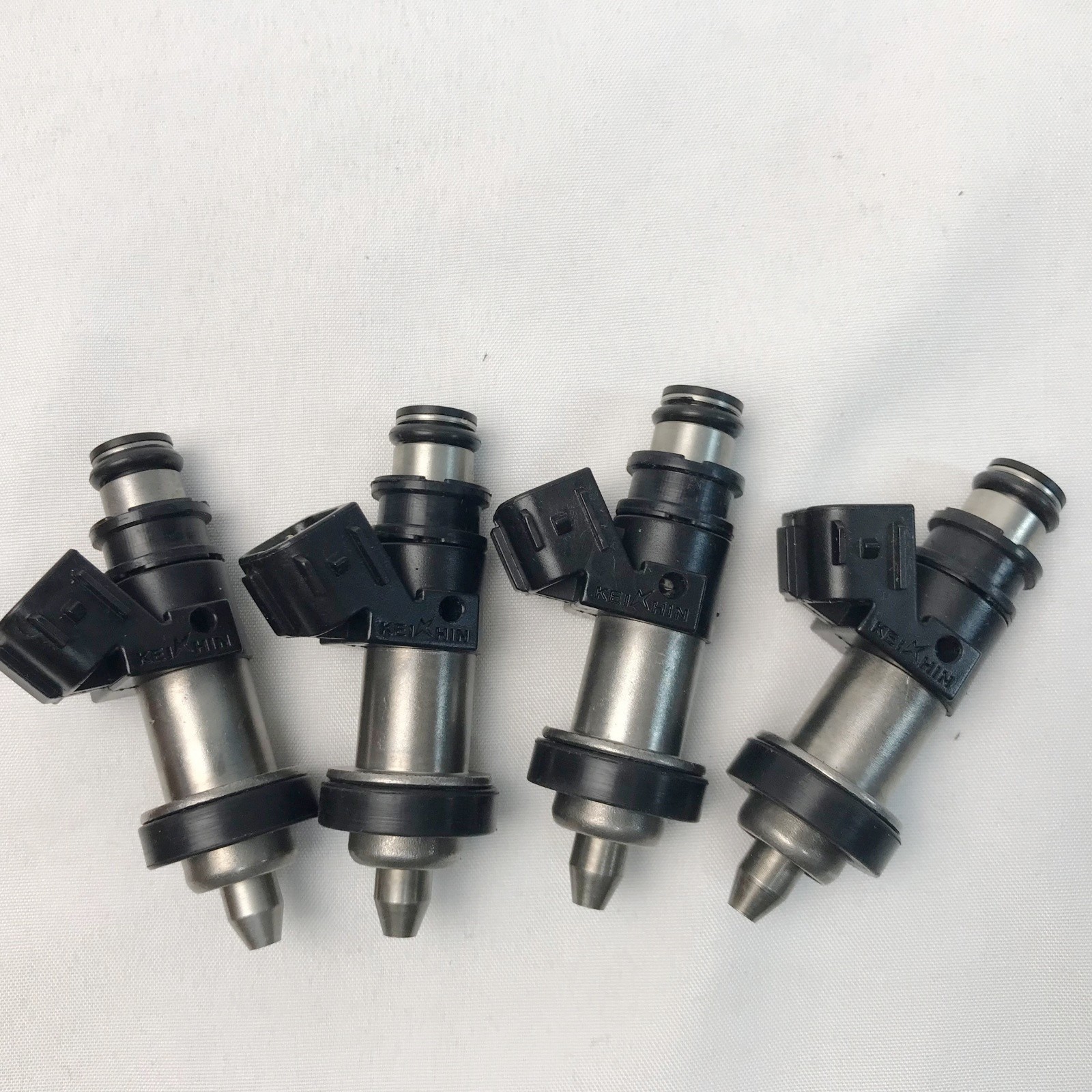4X Fuel Injectors 15710-24F00 For Suzuki GSXR 600 750 1000 Hayabusa GSX1300 R RZ