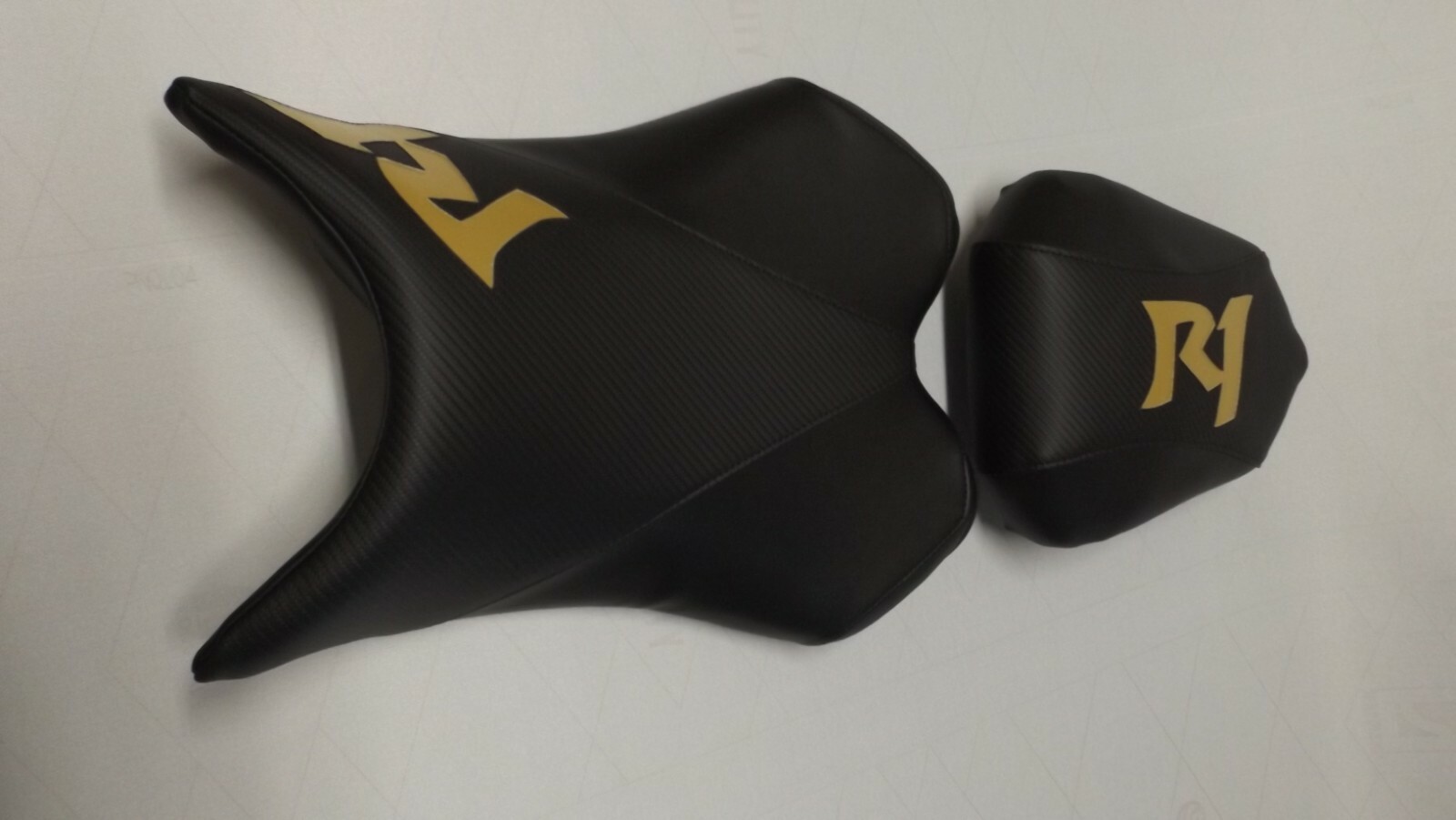 YAMAHA 07/08 BLACK CARBON FIBER TEX./GOLD CUSTOM FRONT & REAR SEAT COVERS YZF R1