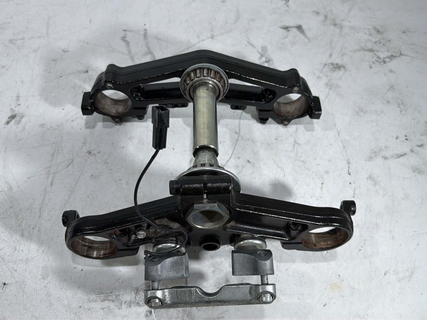 2014 Harley Electra Glide Touring Ultra OEM Front Fork Upper Lower Triple Tree