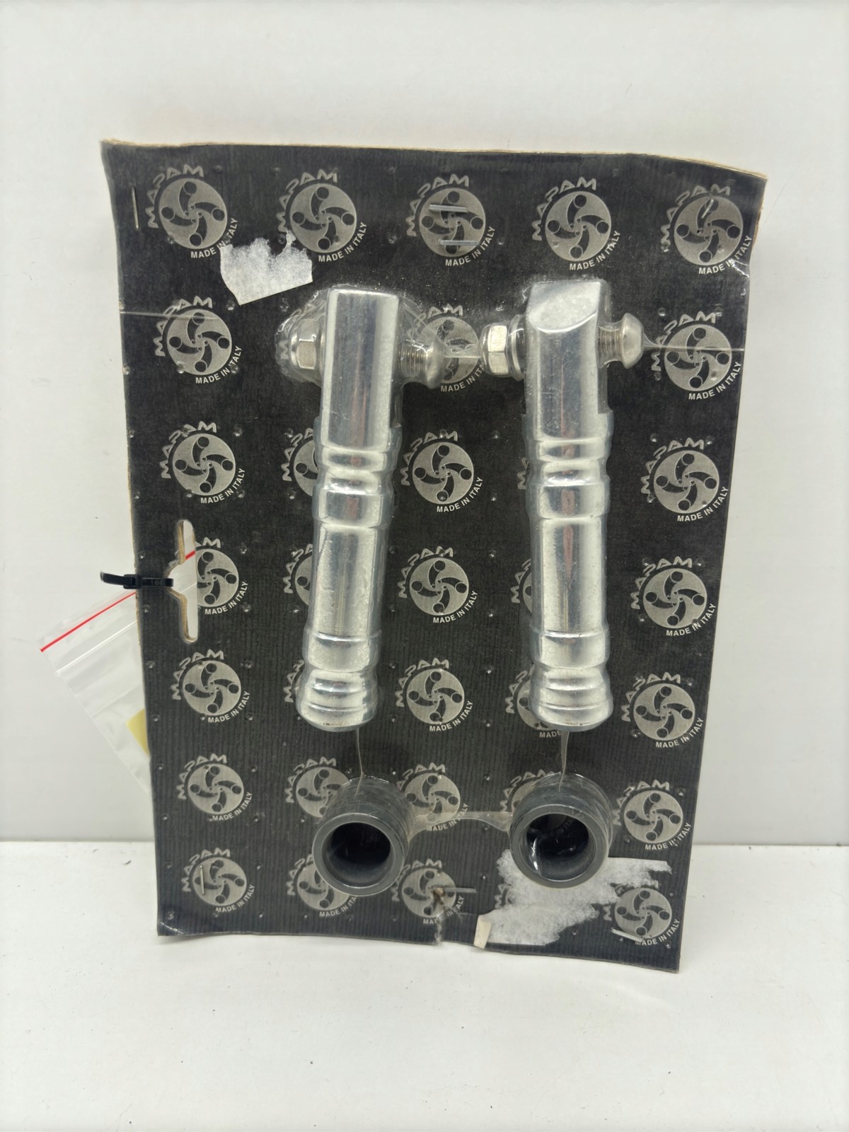 Mapam Suzuki VS600800 9102 VS1400 9702 SM1033GVS8 Rear Foot Pegs 1 Piece