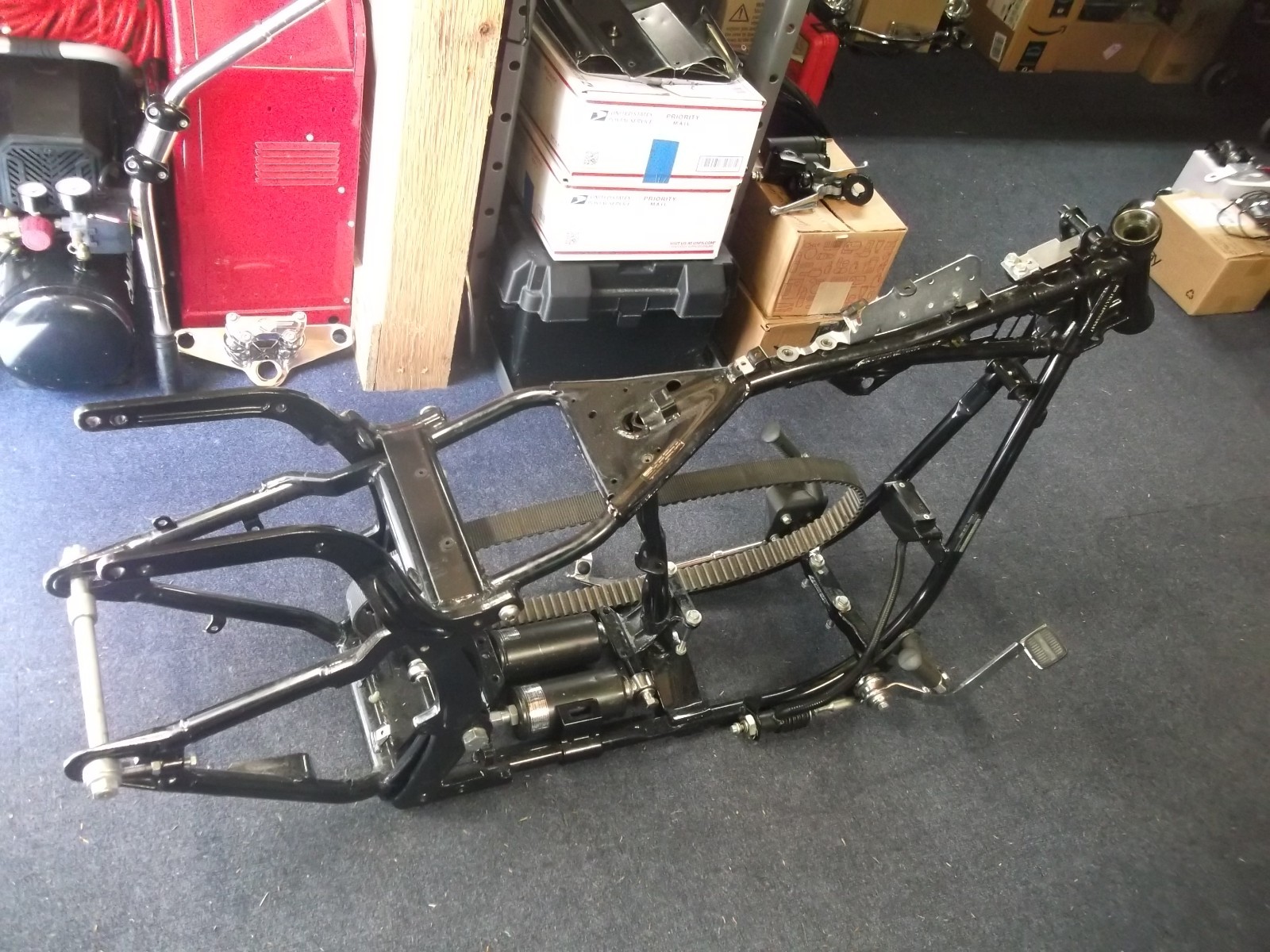 Harley 1993 FXSTS Springer Softail Frame Complete, OEM