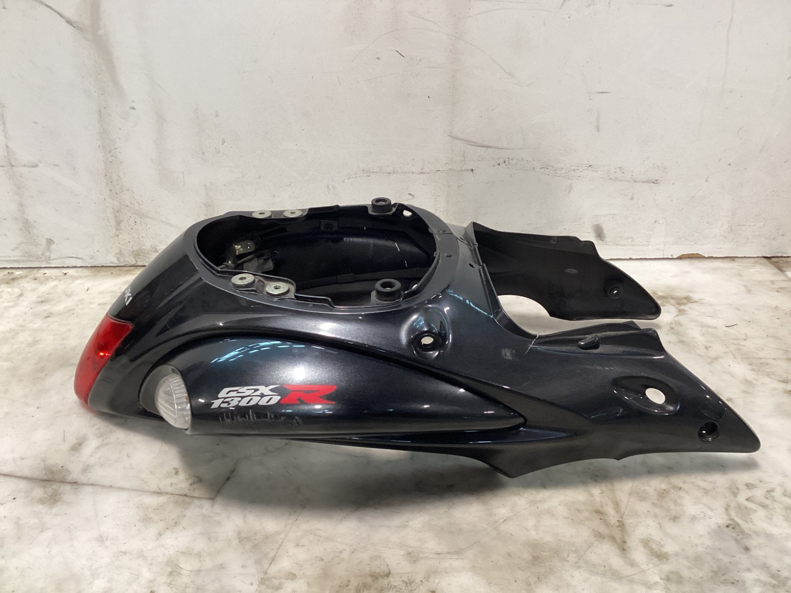 2008 08-20 SUZUKI HAYABUSA GSXR 1300 REAR BACK TAIL FAIRING LIGHTS GRAY OEM