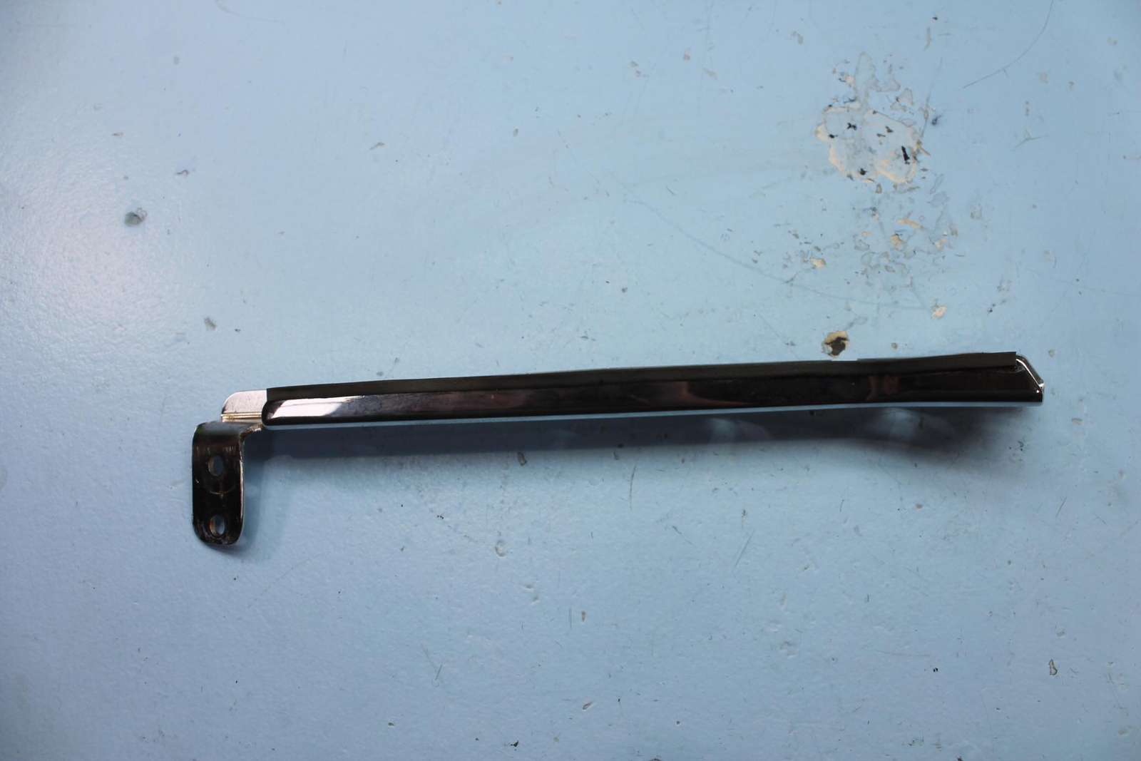 1155 01 HARLEY-DAVIDSON ROAD KING RIGHT SADDLEBAG GUARD RAIL