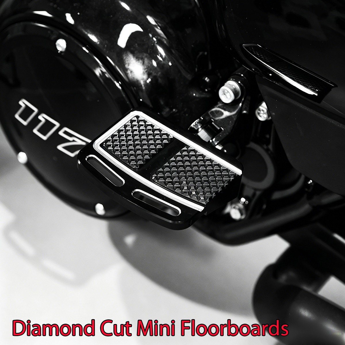 Black White Diamond Cut Mini Floorboards Foot Boards For Harley Road Glide 00-24
