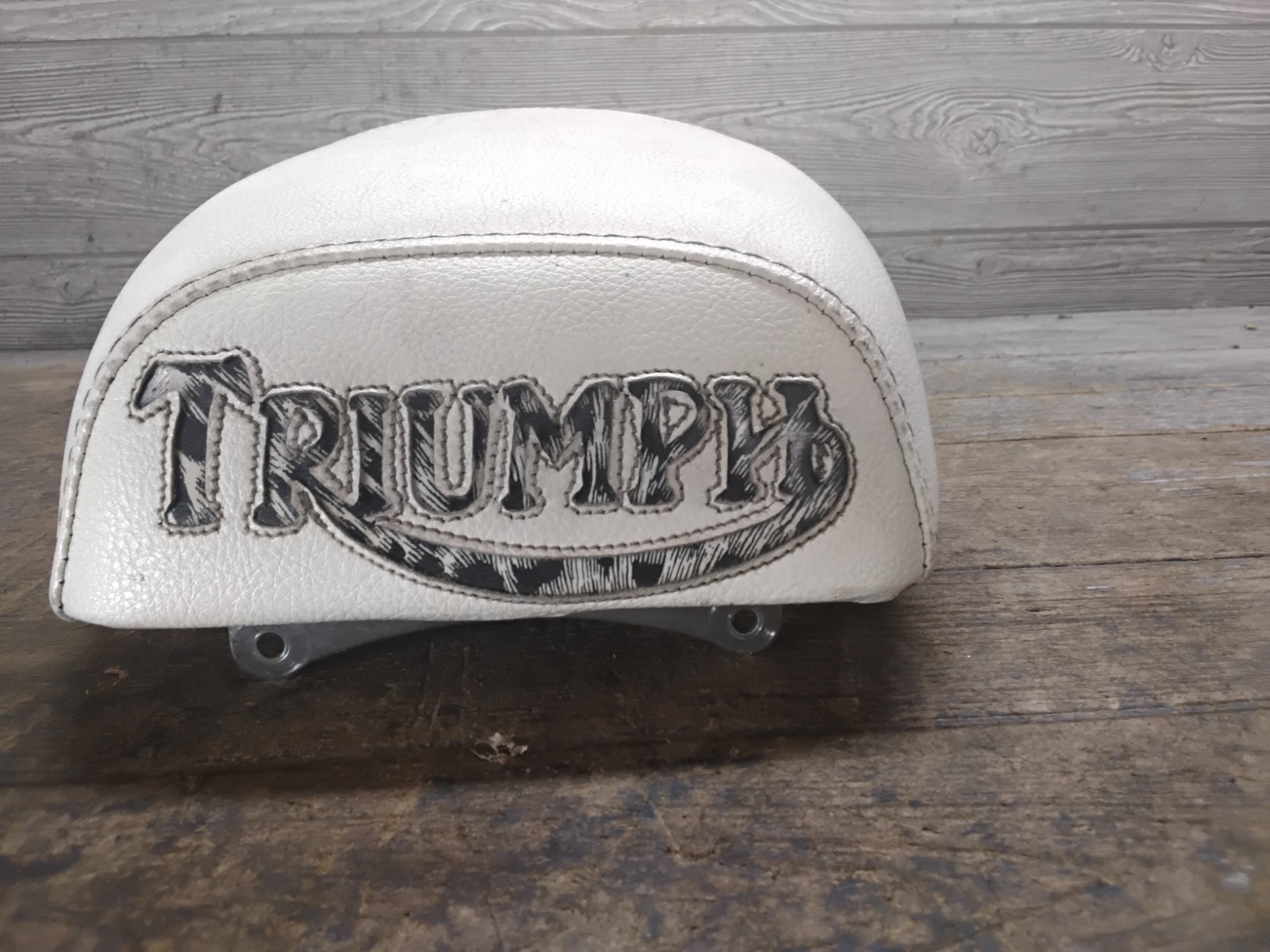 2001-2016 Triumph Textured white faux leather seat IH-00