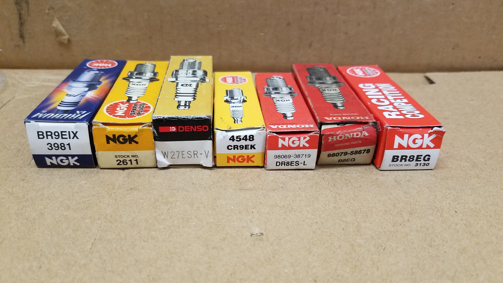 NGK Honda Spark Plug W27ESR-V 4548 CR9EK BR9EIX 3981 B9ES BR8EG DR8ES-L 3130 VTG