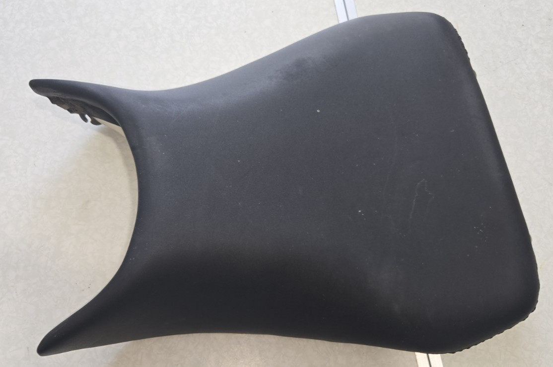 2003-2005 YAMAHA YZF-R6 Single Seat Assy 5SL-24710-00-00