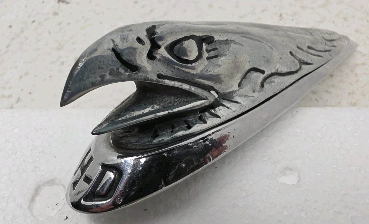 Original Harley-Davidson H-D Eagle Head Front Fender Ornament Touring Chrome OEM