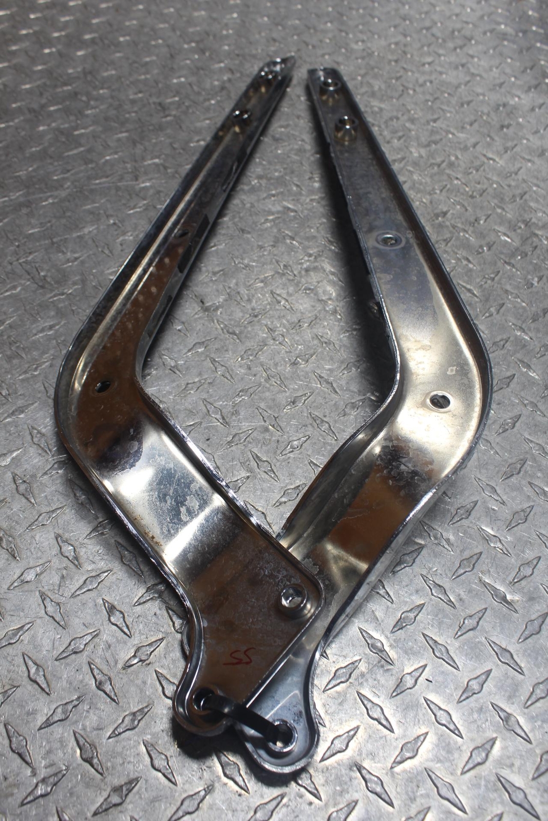 2006 Harley Softail Deluxe Fender Frame Strut Cover Set CHROME 59954-03;59955-03