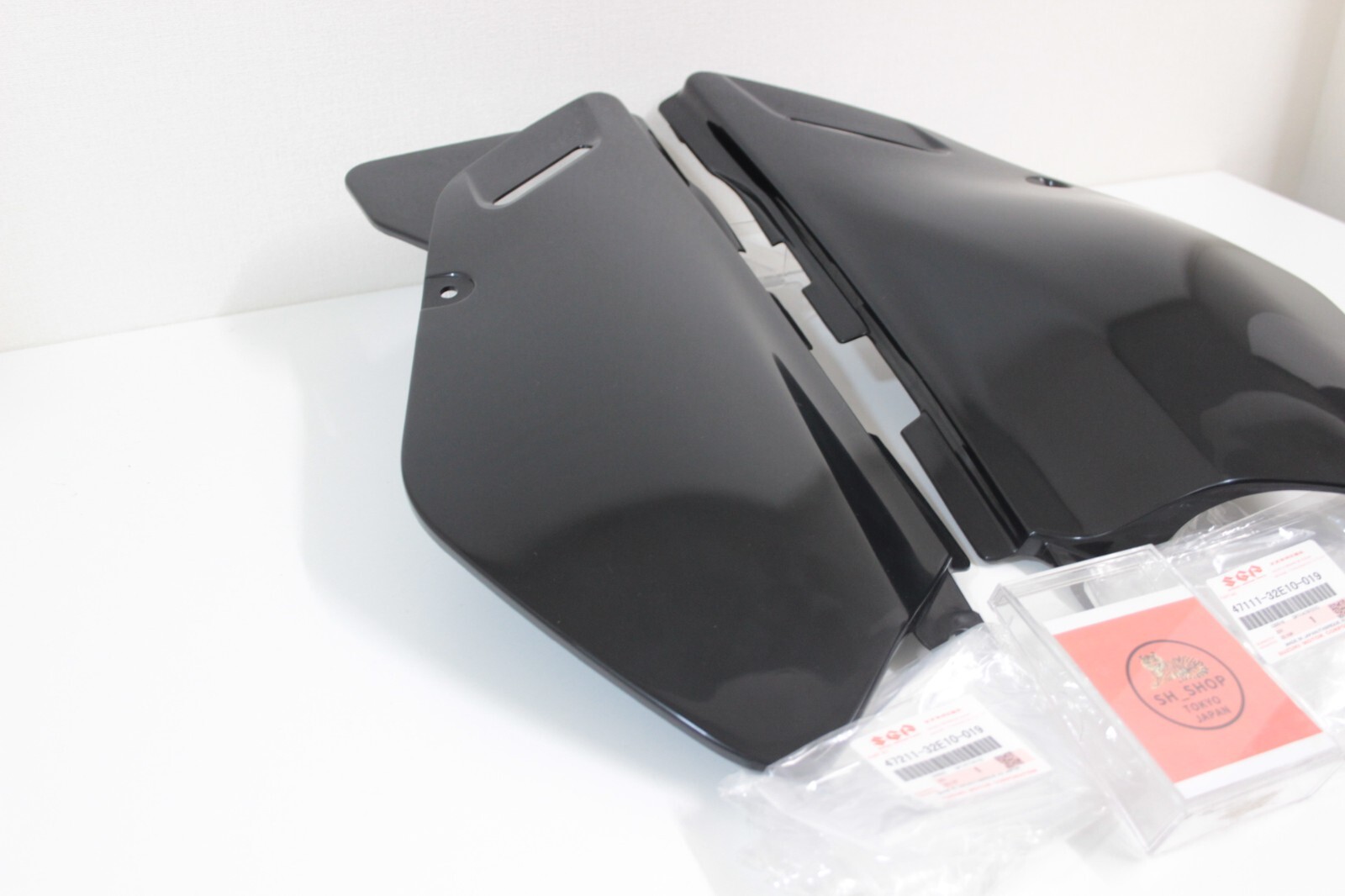 SUZUKI 1996 – 2020 DR650SE BLACK SIDE FRAME COVERS OEM LEFT & RIGHT in stock