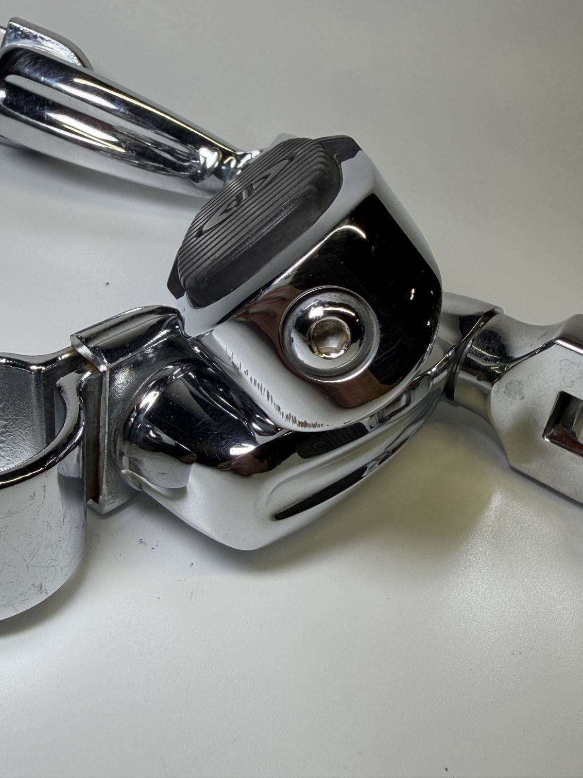 Harley-Davidson Crested Bar & Shield Footpegs w/ 360 Degree Highway Mounts