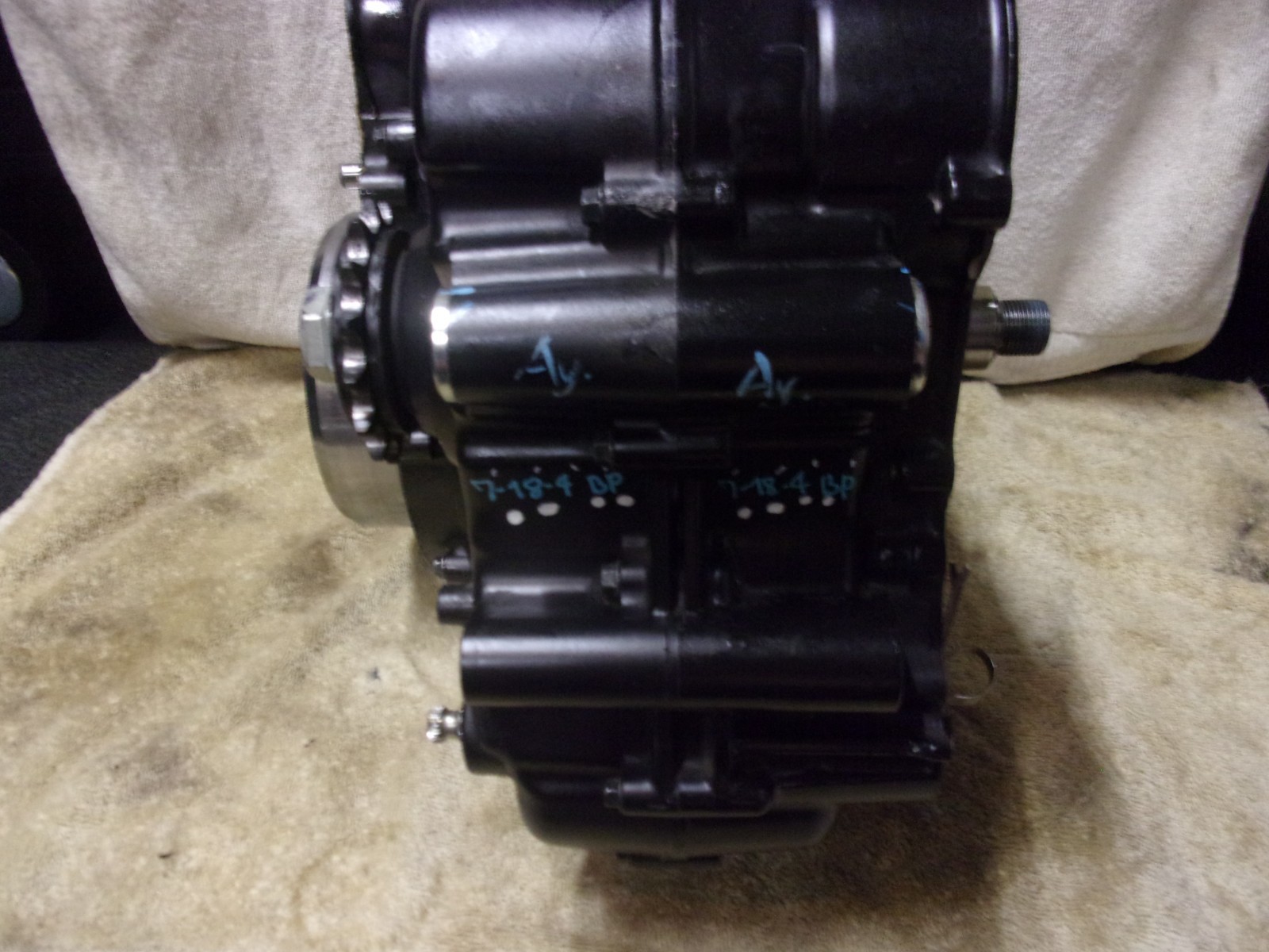 KAWASAKI KLR650 KLR 650 FACTORY OEM LOWER ENGINE ASSY. WITH DOOHICKEY 1766 MILES