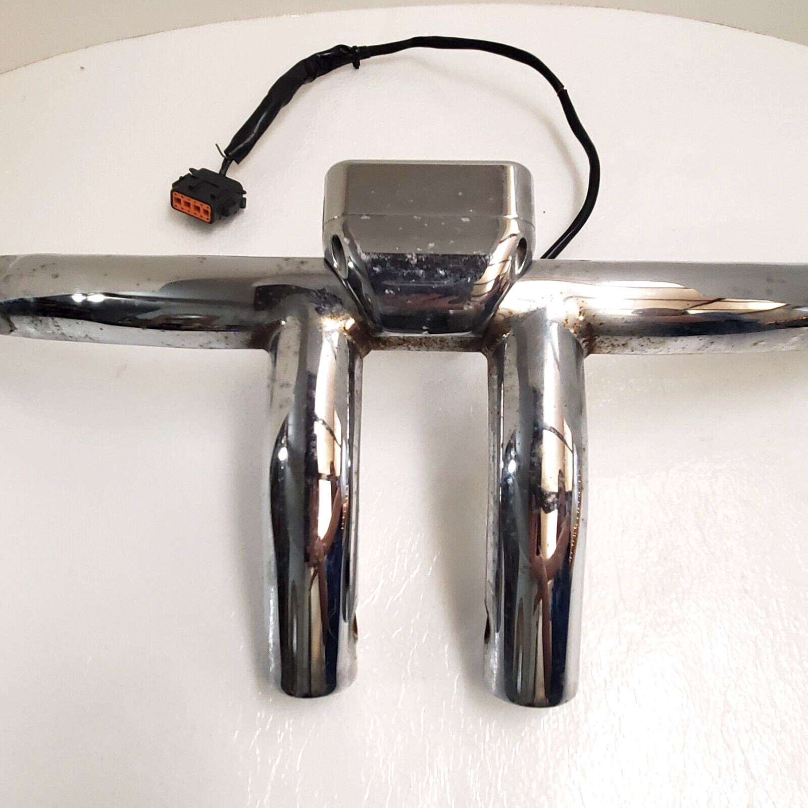 Motorcycle T Bar Handlebars 1.5 in. 6 in. Rise Drag 32 in W Chrome w Speedometer