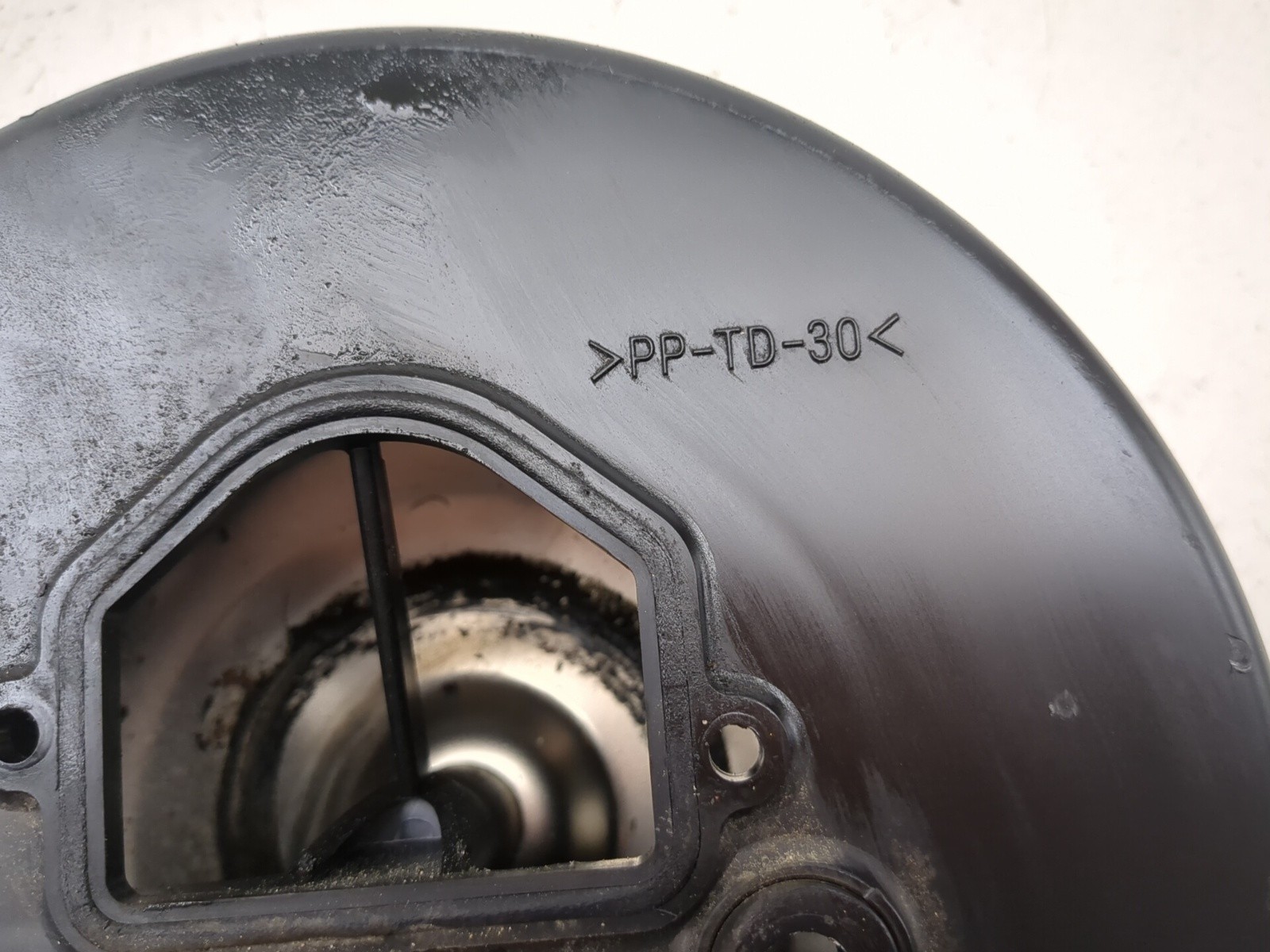 03-08 Kawasaki VN1600 Vulcan Classic Left Air Cleaner Cover Assembly 11011-1631