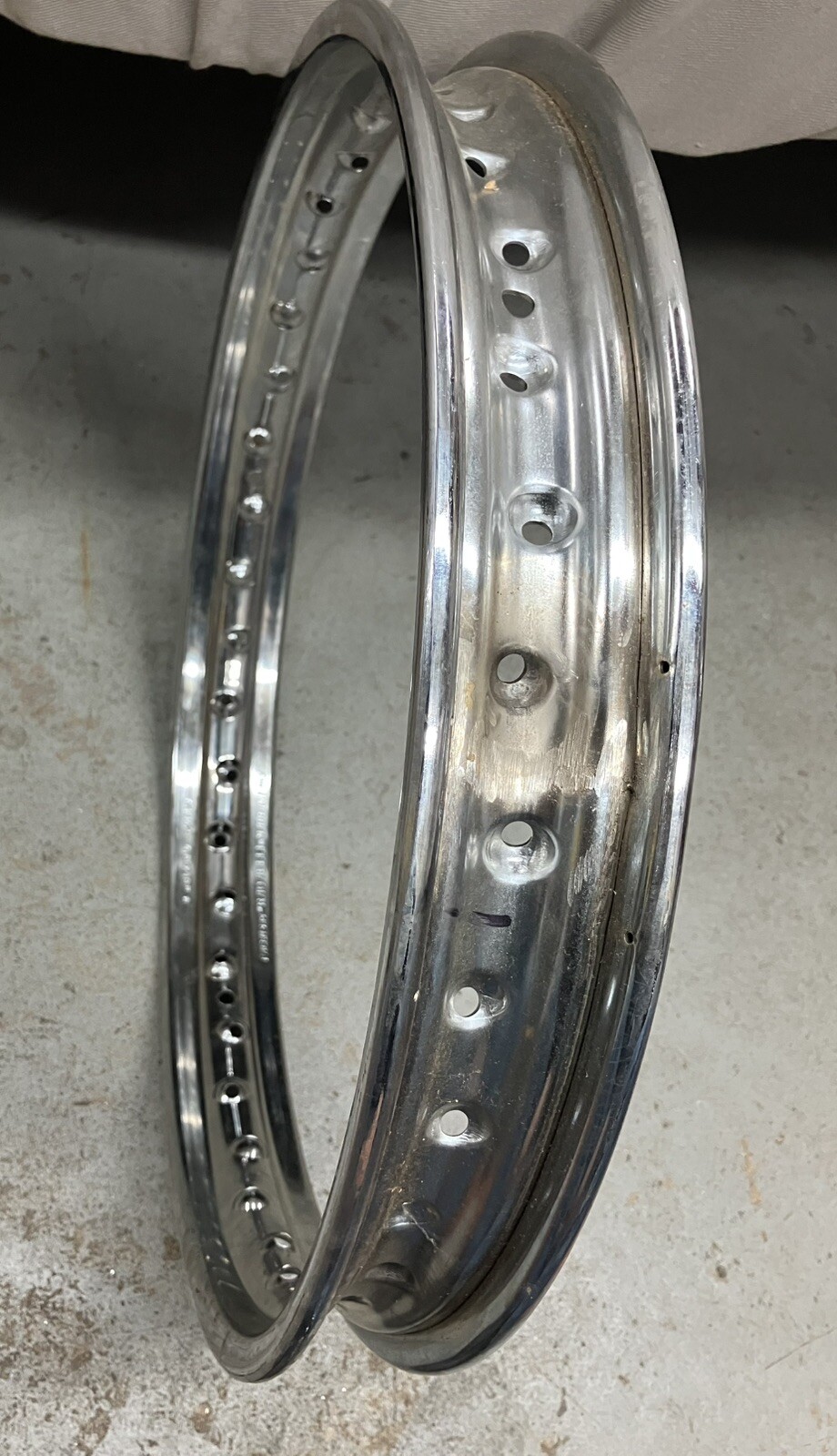 Aermacchi Harley Davidson SX175cc 1974-1978 19″ 1.85 WM2 front rim NOS 43013-78p