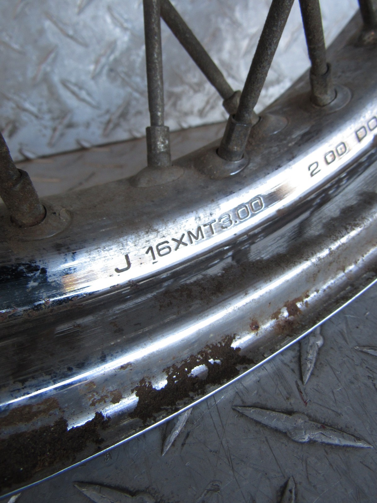 2003 03 YAMAHA XVS1100A XVS 1100 V-STAR CLASSIC FRONT RIM
