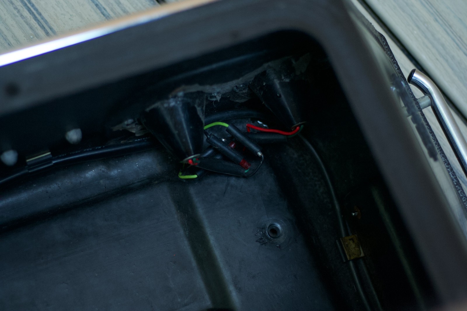 Vetter Trunk with Keys and Bracket