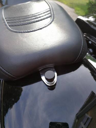 Black or Chrome Aluminum Fender Rear Seat Bolt Zine Alloy Nut Base Fit Harley