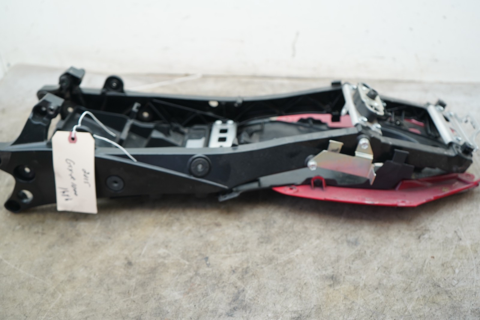 15 SUZUKI GSXR 1000 REAR SUBFRAME E-1686