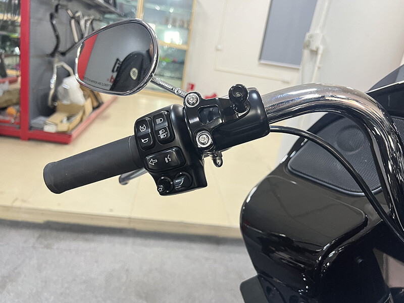 Phone Carrier Mount Holder For Harley Road Glide FLTR FLTRK FLTXS FLTRXST 15-23