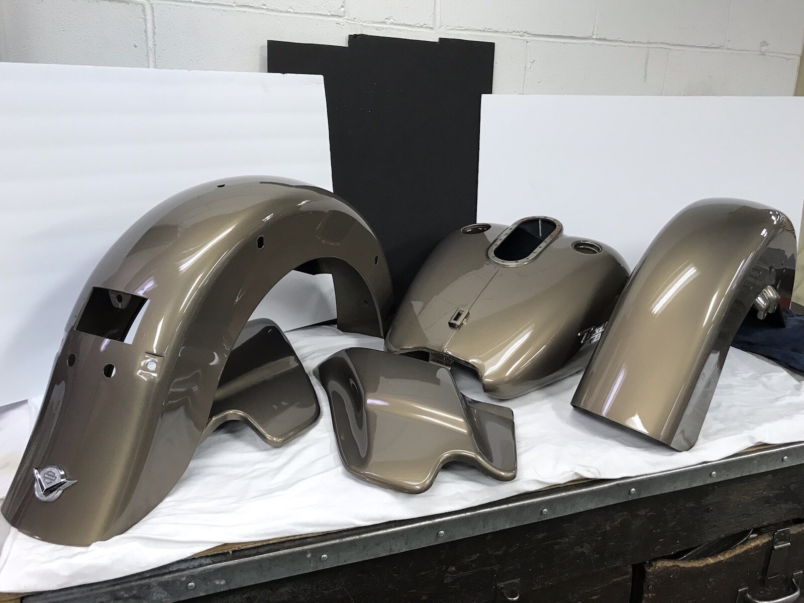Harley-Davidson OEM 2004 Smokey Gold Paint set for FLHRSI