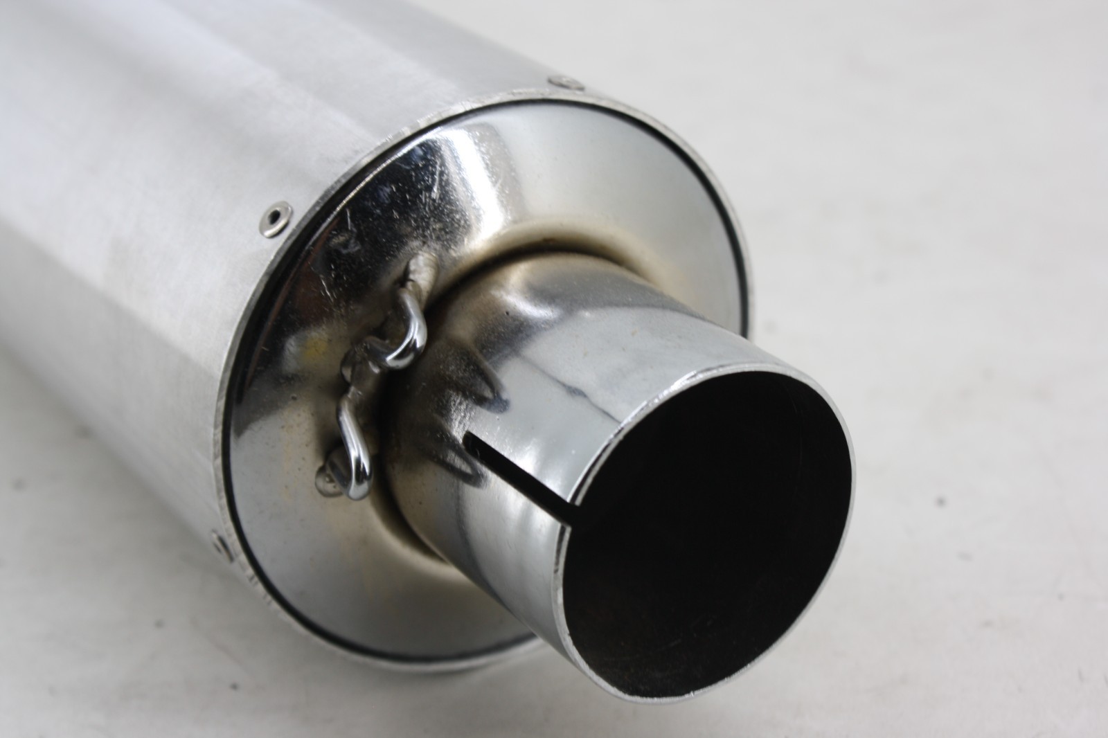 NOS SUDCO RACING COMPETITION MUFFLER 4″ ROUND 18″ LENGTH 2″ CORE MALE ALUMINUM