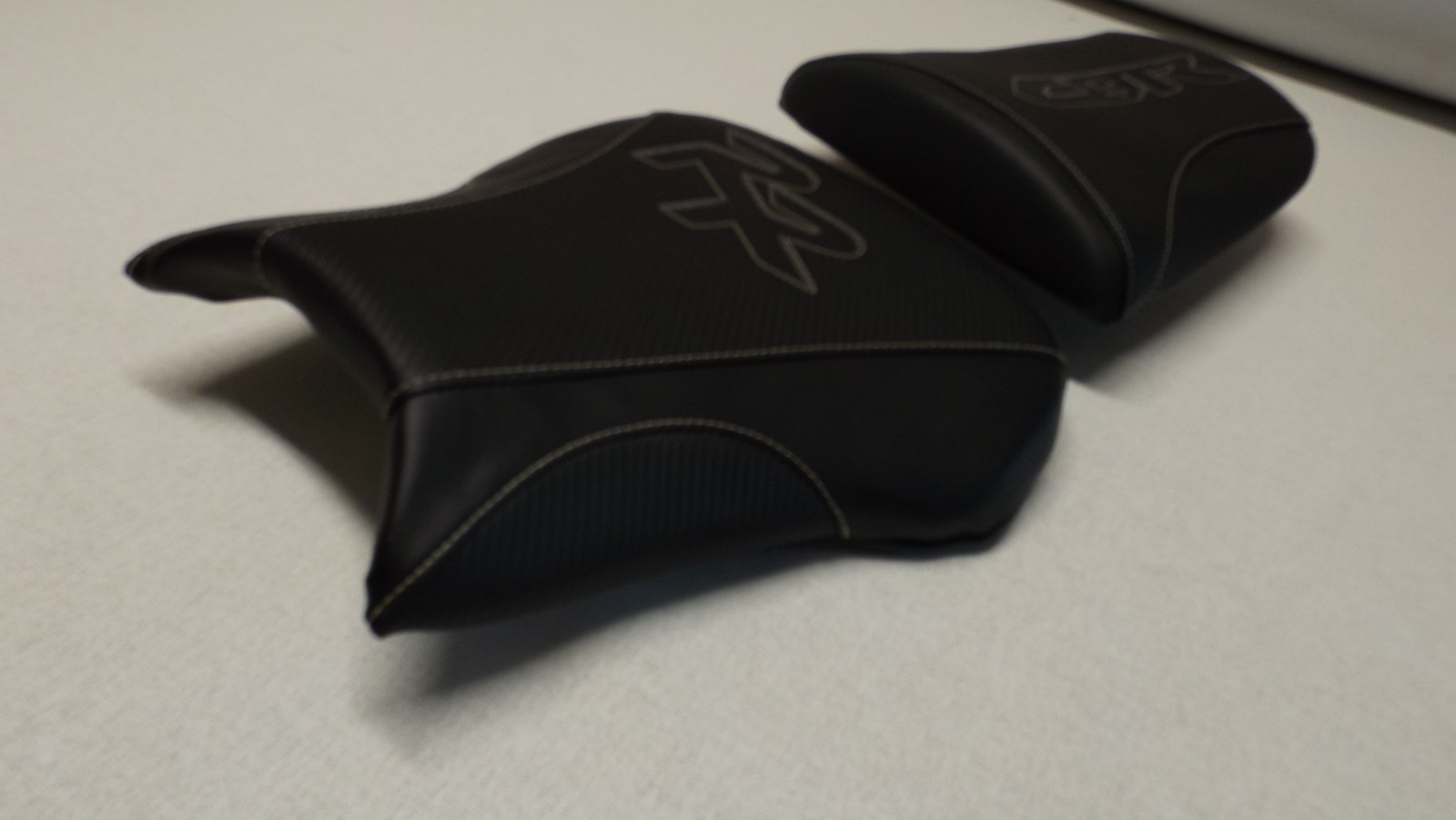 HONDA 03/04 CBR 600RR BLACK CARBON FIBER TEXTURE FRONT & REAR CUSTOM SEAT COVERS