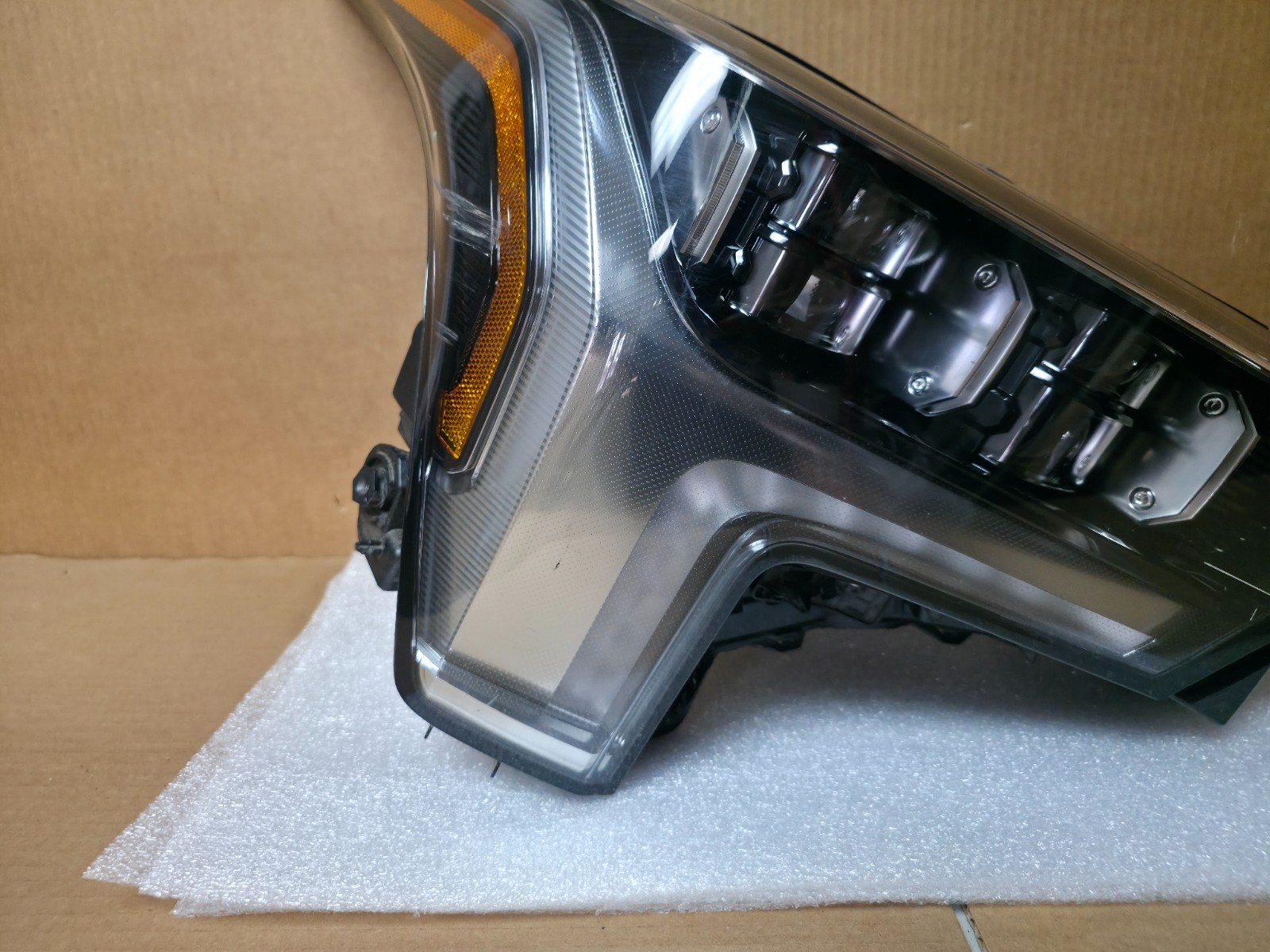 2022 2023 2024 2025 TOYOTA TUNDRA RIGHT PASSENGER SIDE LED HEADLIGHT OEM