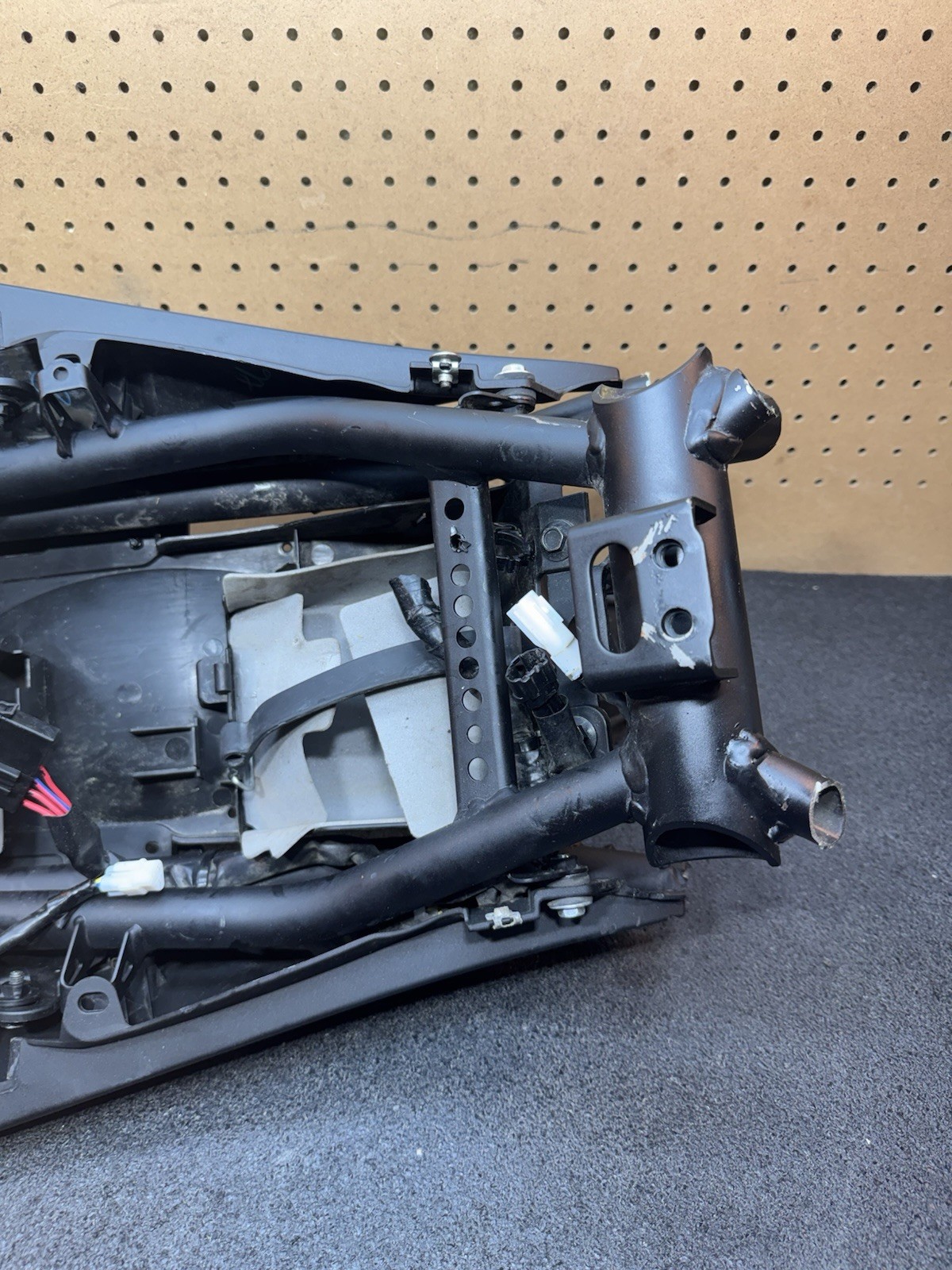 19 20 22 23 24 2023 YAMAHA MT-03 R3 OEM Subframe Sub Frame Chassis Straight Cut