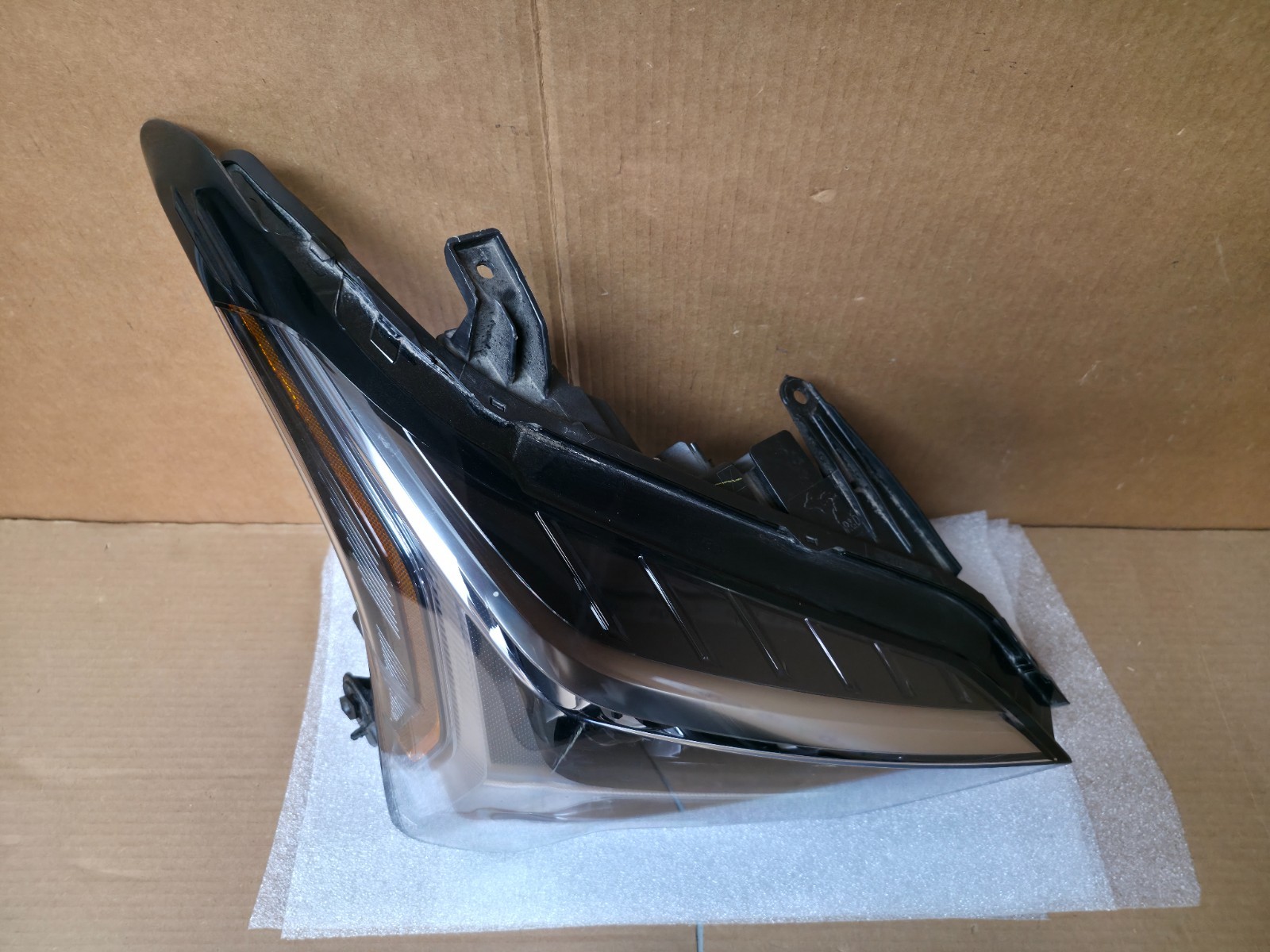 2022 2023 2024 2025 TOYOTA TUNDRA RIGHT PASSENGER SIDE LED HEADLIGHT OEM