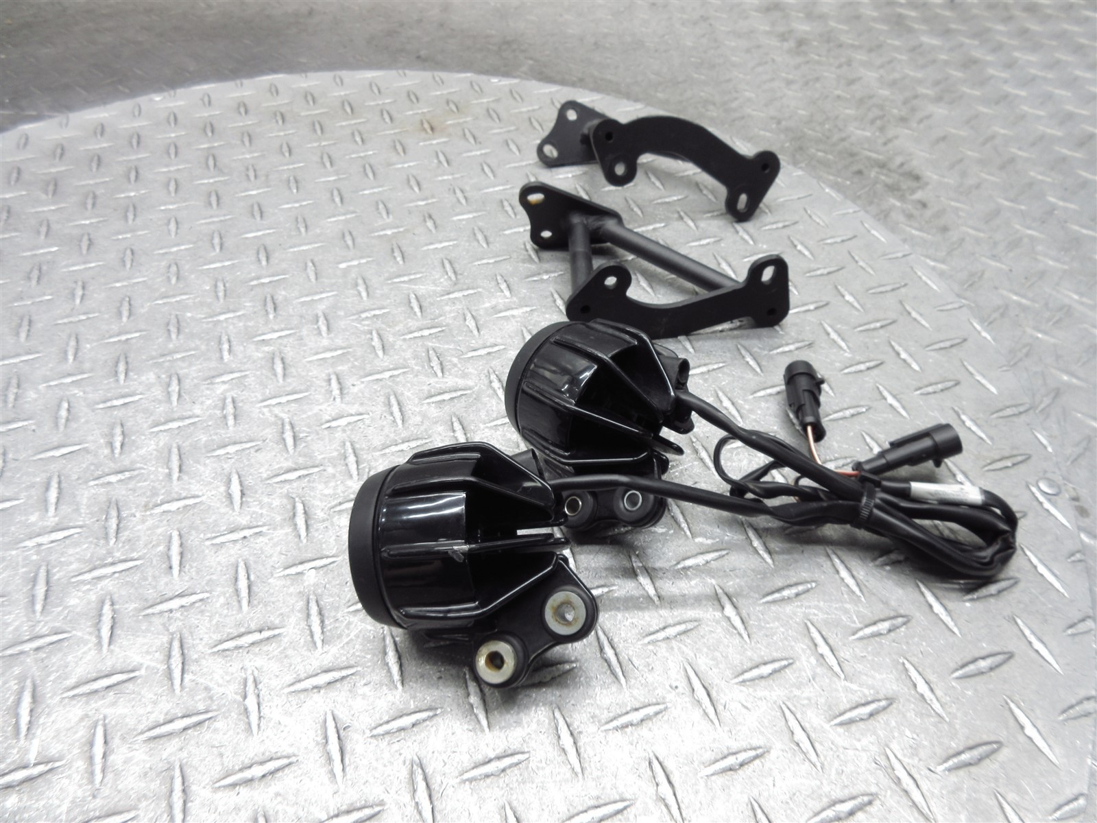 2020 19-20 Moto Guzzi V85 TT Front Fog Accessory Aux Light Bar Mount Bracket Lot