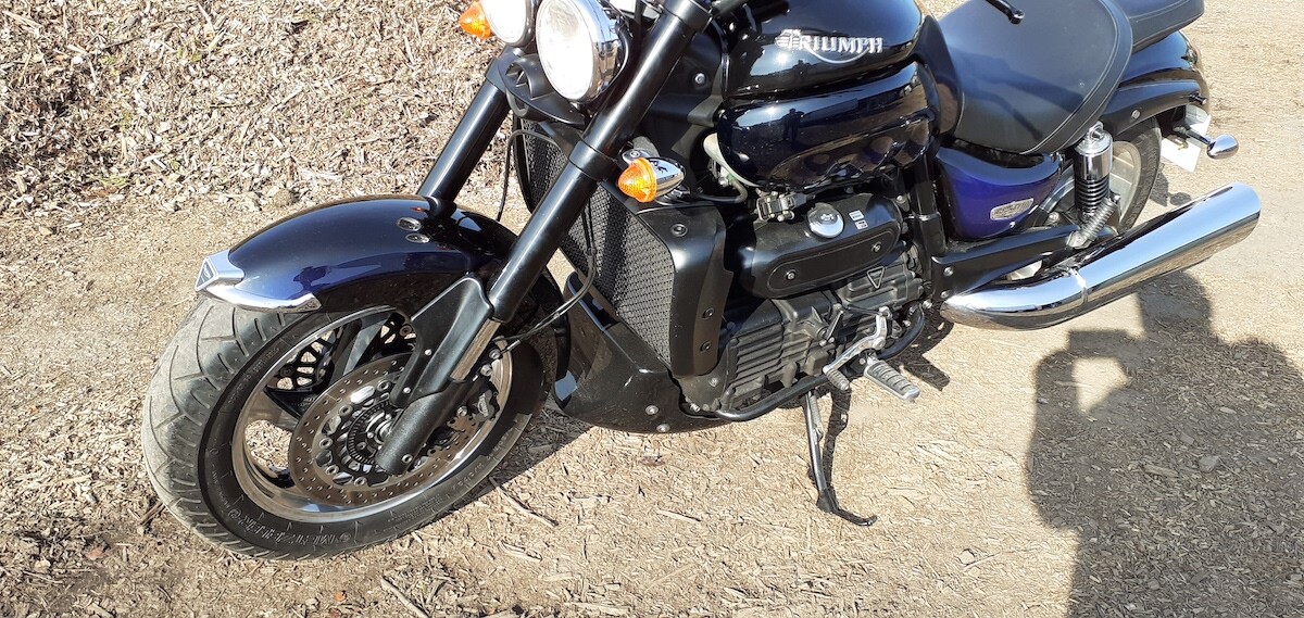 TRIUMPH ROCKET 3 BELLY PAN & BRACKETS, BLACK, FIBREGLASS FINISH
