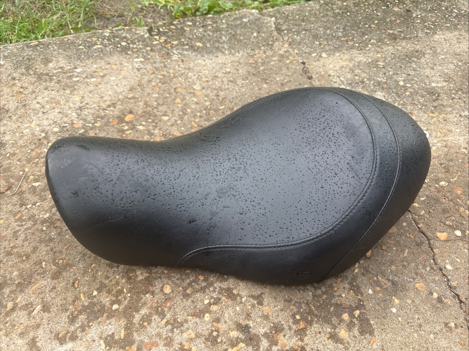 HARLEY DAVIDSON Black LEATHER WIDE SADDLE SEAT RDW-92/61-0067 0805931 like new