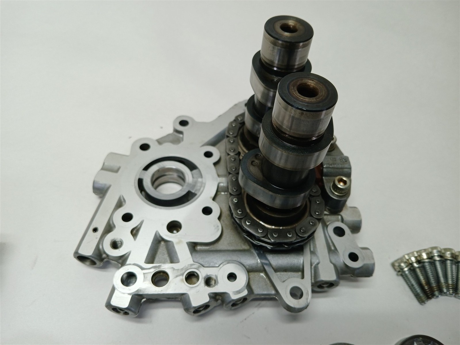 Harley-Davidson 2013 Street Glide Camshaft Plate Assembly 103″ w Cams & Oil Pump