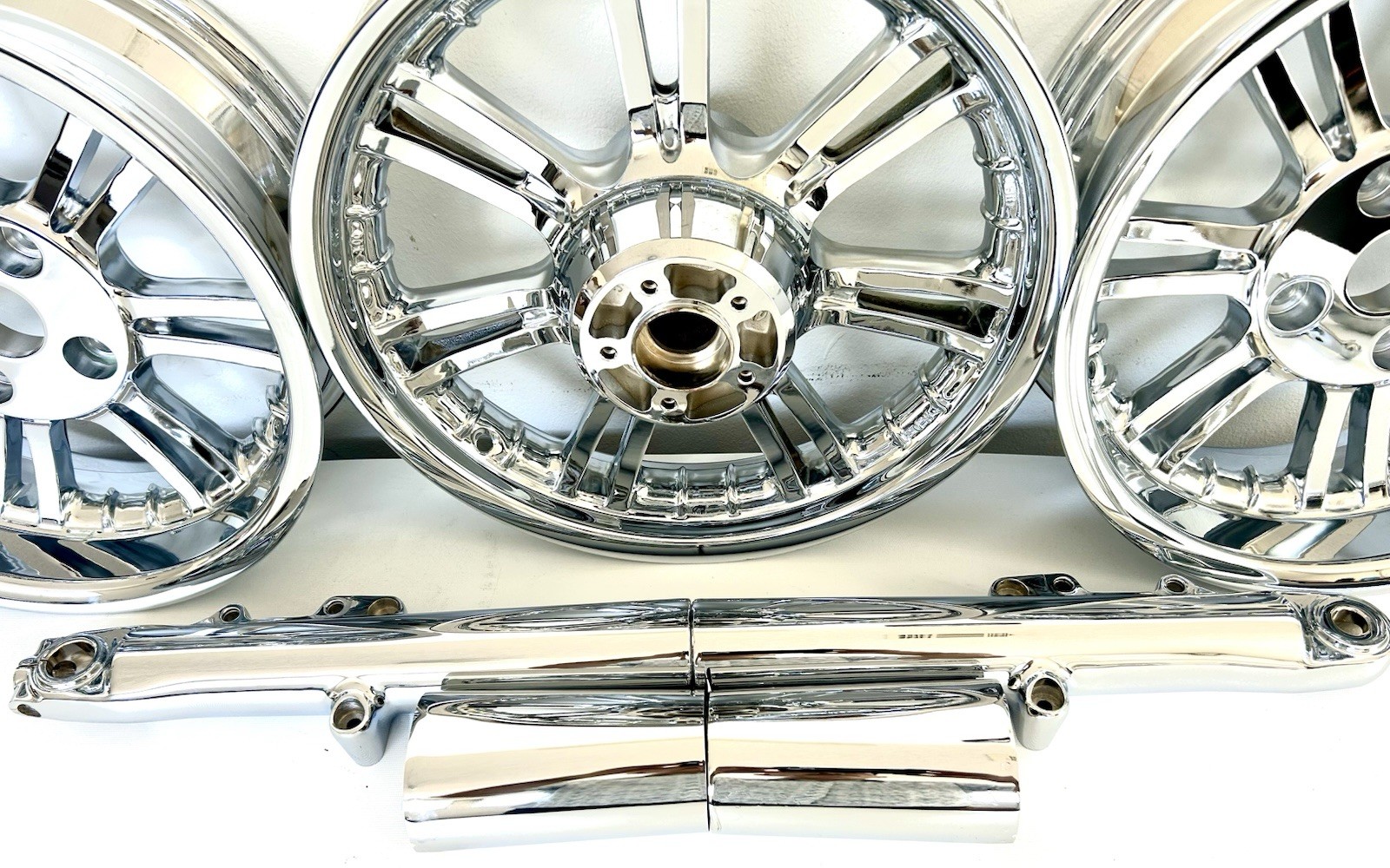 HARLEY TRI GLIDE WHEELS GLIDE TRIKE FREEWHEELER CHROME FORKS 2009 -25 OUTRIGHT