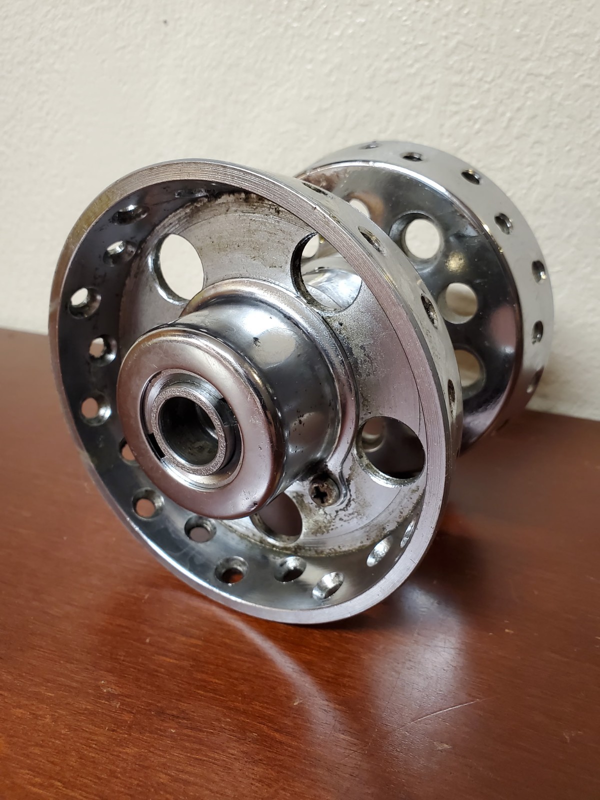 STAR HUB HARLEY Davidson CHROMED 40 SPOKE and BEARINGS