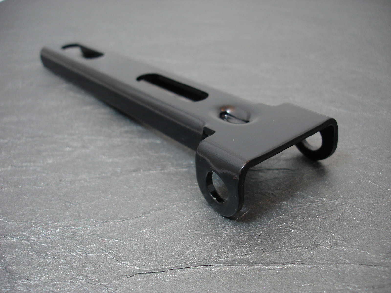 BRACKET SOLO SEAT MOUNT FRONT BLACK HARLEY YAMAHA HONDA CHOPPER BOBBER CUSTOM