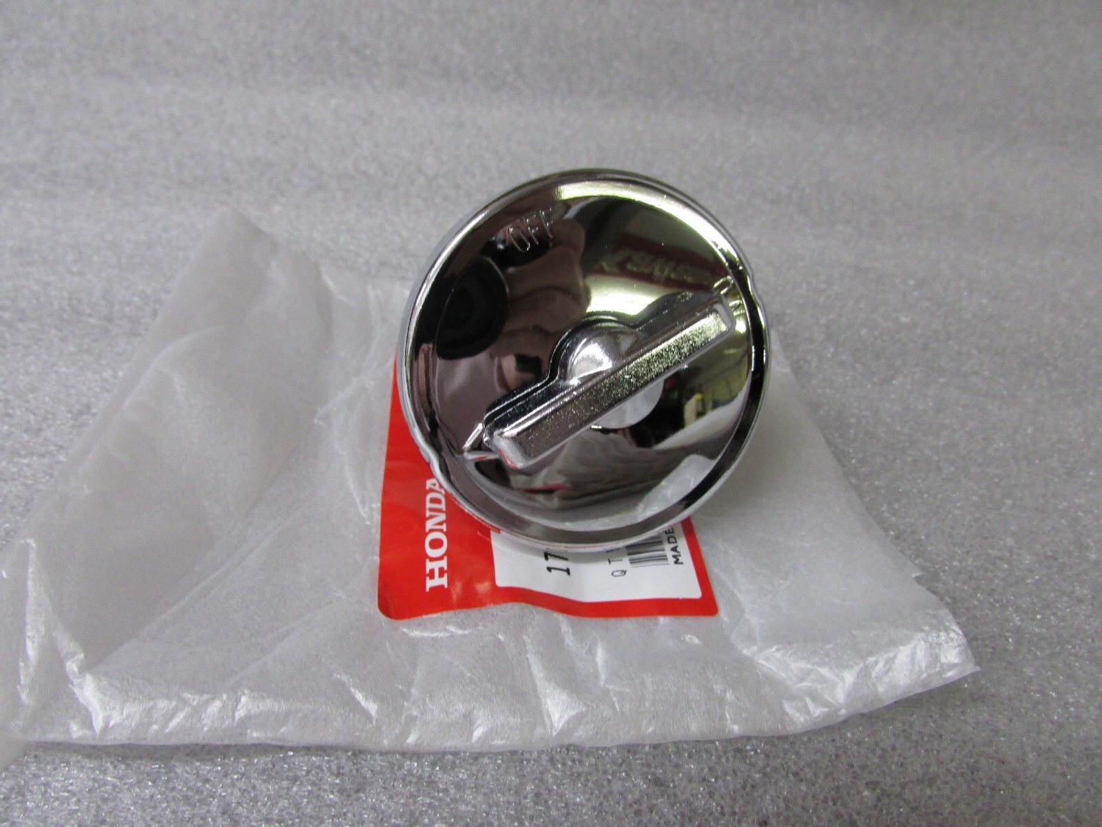 NOS 68-78 HONDA Z50A Z50 MINI TRAIL 50 OEM FUEL TANK GAS CAP 17620-165-643
