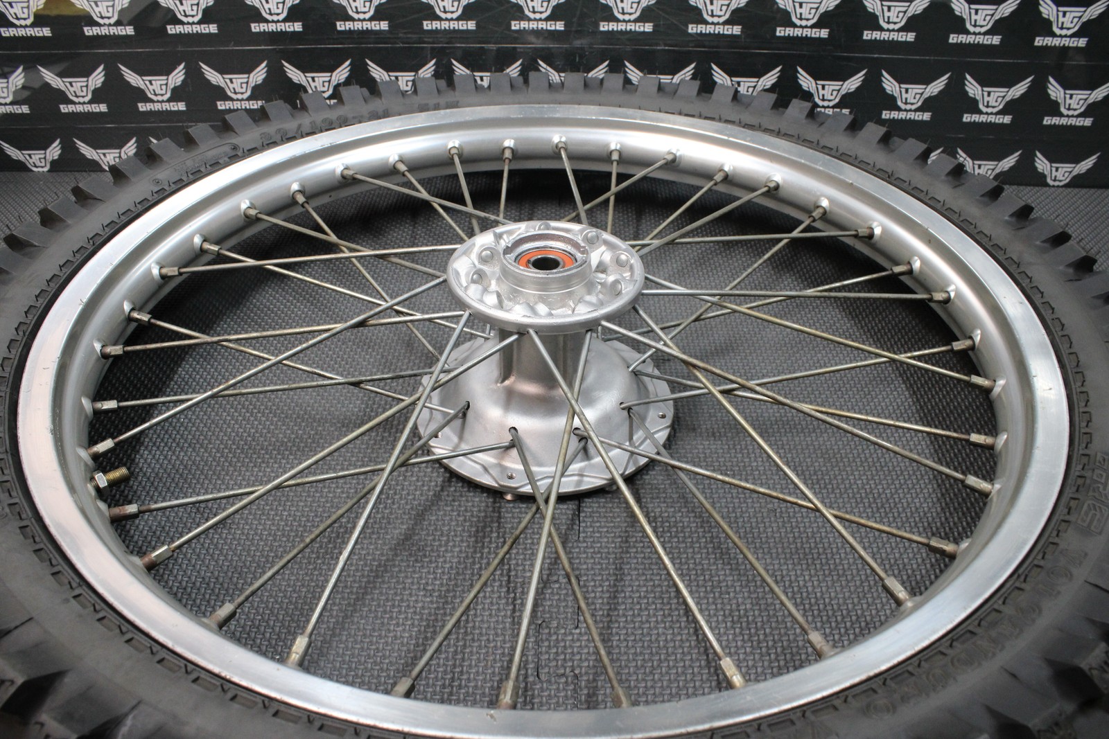 1992 KAWASAKI KDX200 21″ X 1.60″ OEM FRONT WHEEL RIM HUB 41090-1076