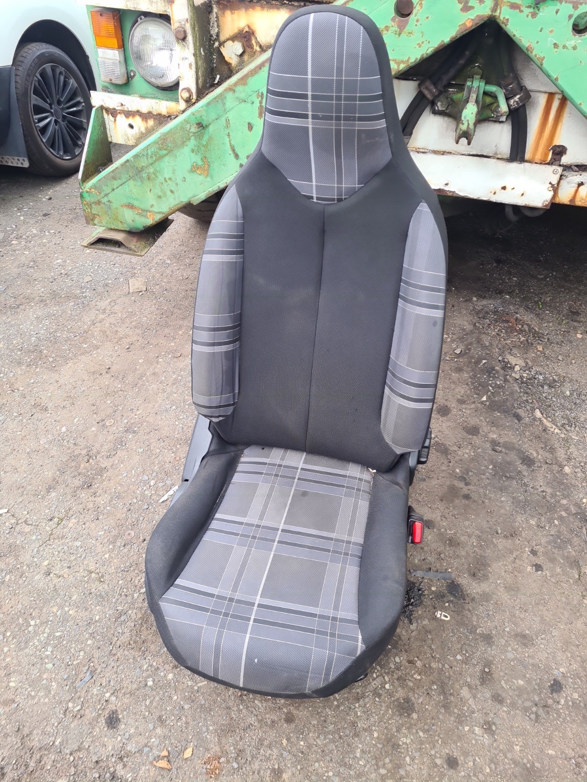 2017 PEUGEOT 108 MK1 DRIVER SIDE FRONT SEAT 5 DOOR