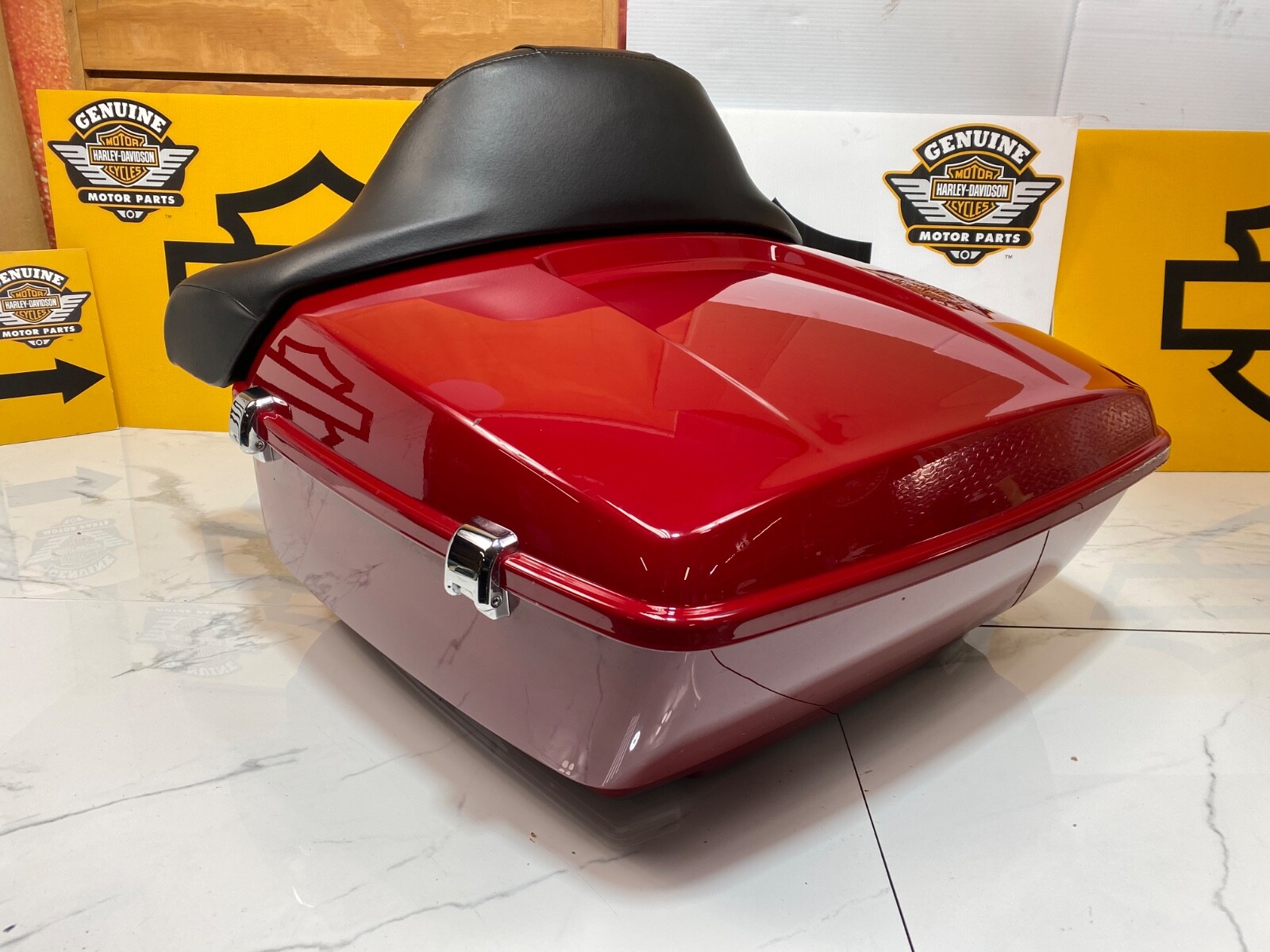 OEM 14-26 Genuine Harley OEM Touring Tour Pack Pak /Backrest Trunk Billiard Red