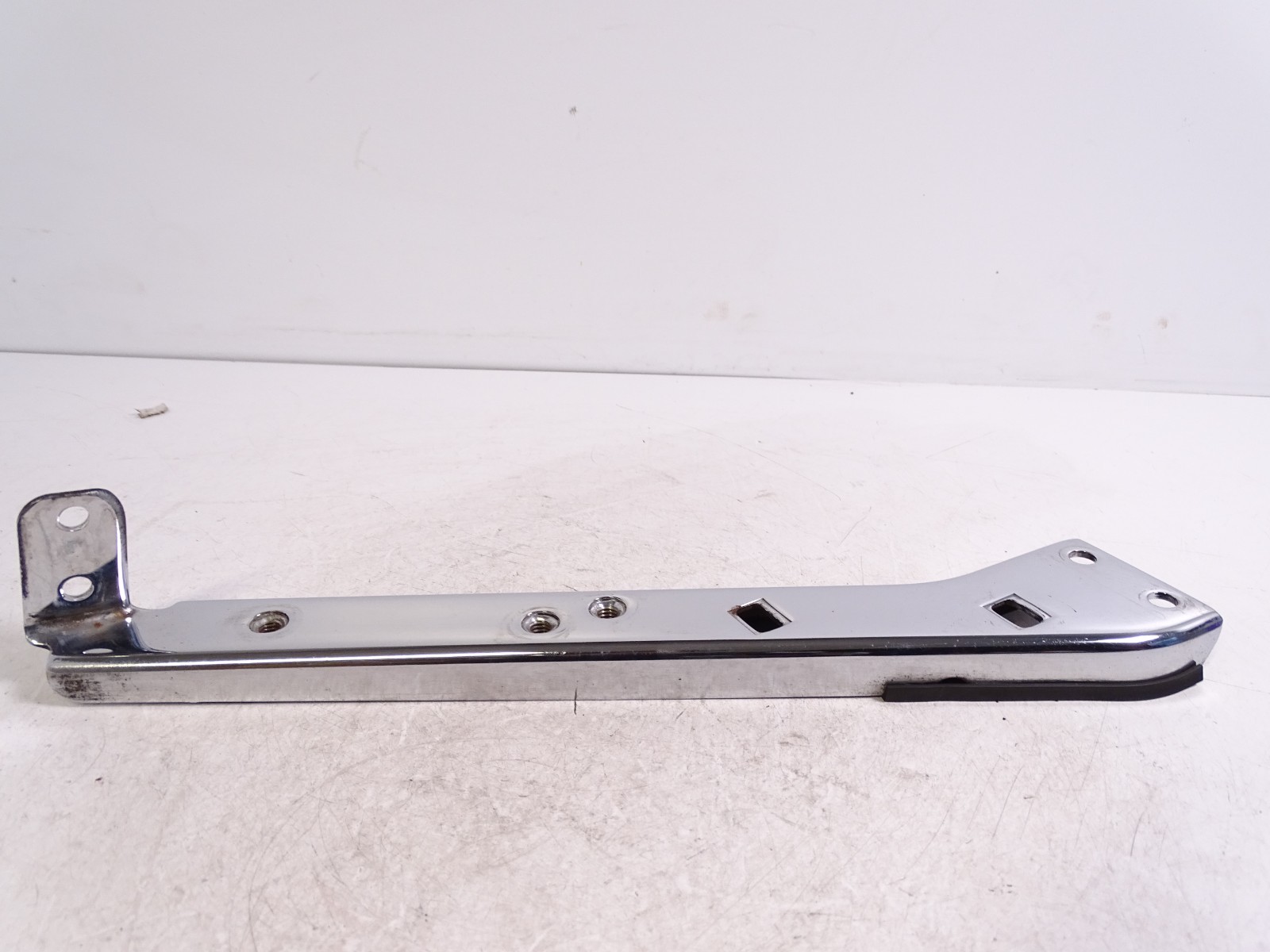 2001 Harley Road King Right Saddlebag Support Bracket 90720-79C
