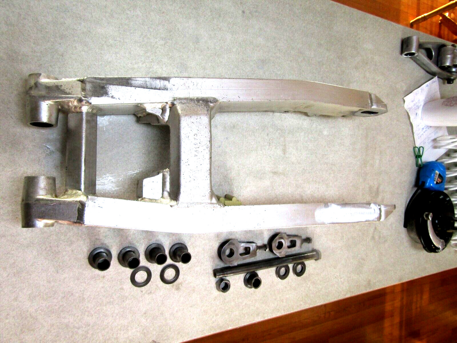 HUSQVARNA,CAGIVA 1985 WMX125,WRK125,SWINGARM,PIVOT BOLT,BEARINGS,AXEL,TENSIONERS