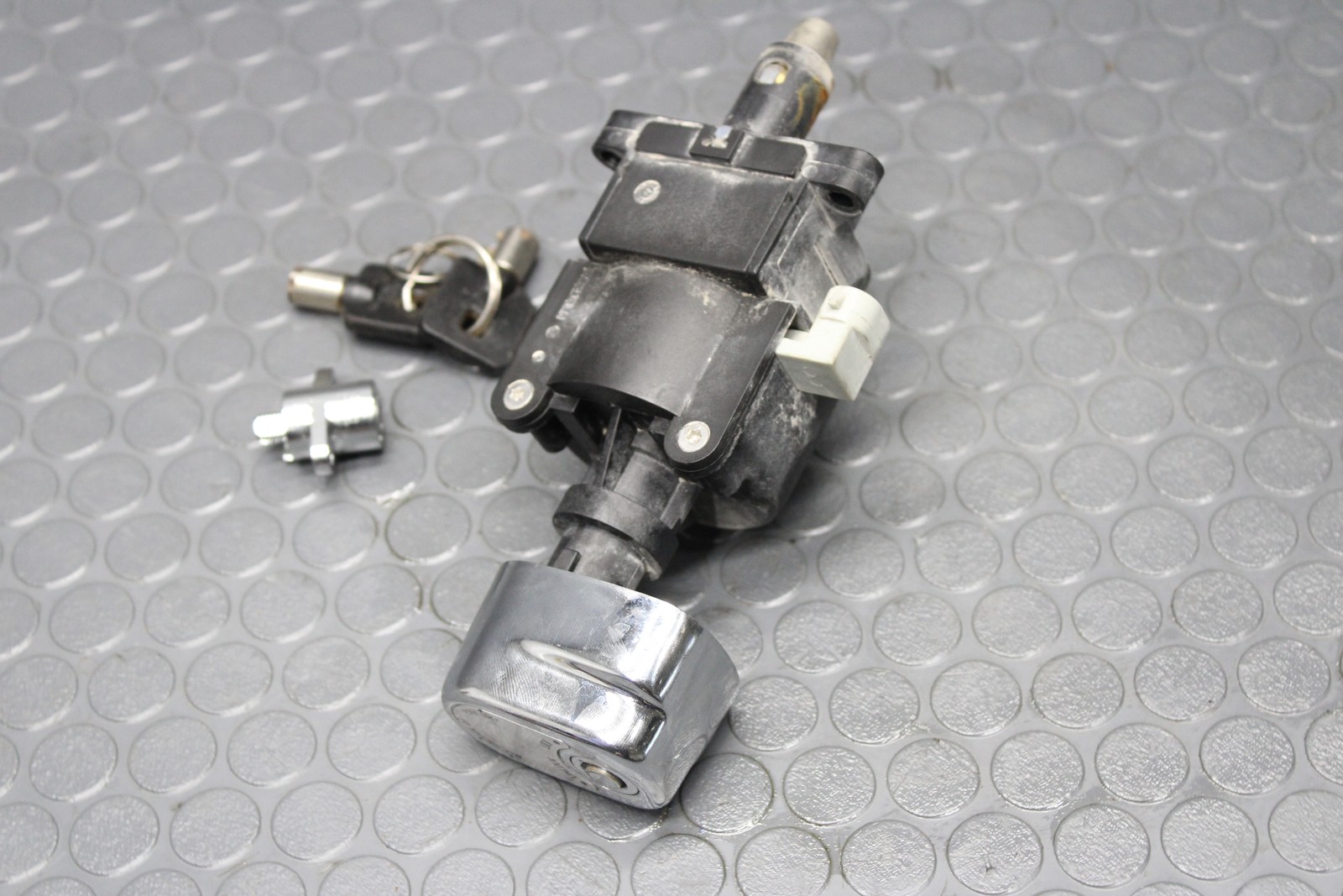 2019-2024 Harley Davidson Touring Ignition Switch Housing And Knob With Key