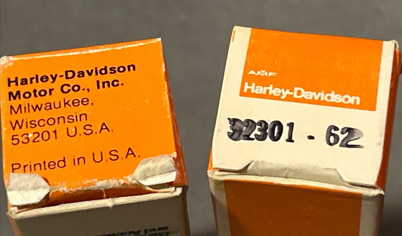 2 Harley Davidson Aermacchi Spark Plugs No. 8 32301-62 NOS OEM 1962-1971 Sprint