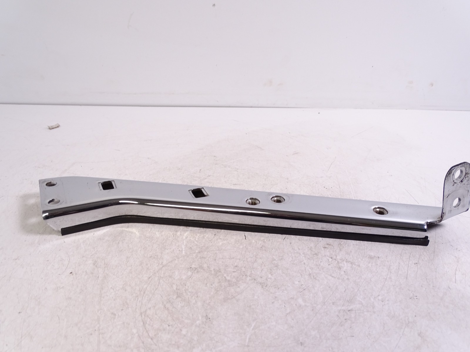 2001 Harley Road King Right Saddlebag Support Bracket 90720-79C